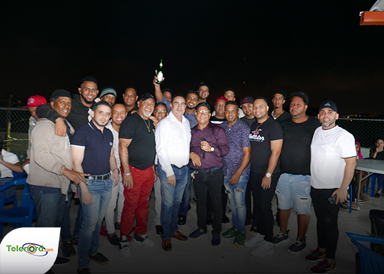 Los Amigos Softball Club celebran fiesta de fin de año