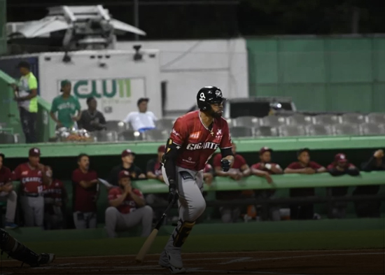 Gigantes derrotan a las Estrellas y ambos equipos empatan en primer lugar