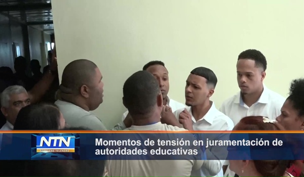 Momentos de tensión en juramentación de autoridades educativas