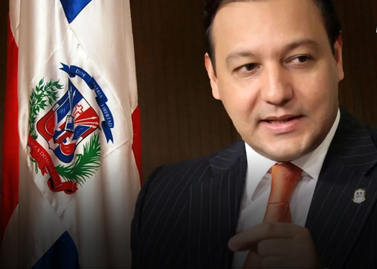 Abel Martínez responsabiliza a Abinader y expresidentes por crisis migratoria