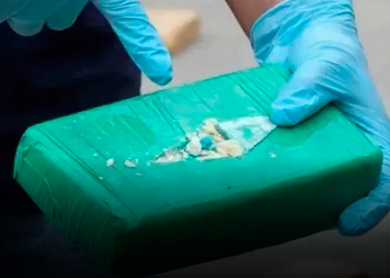 Incautan 77 kilos de cocaína y arrestan a 2 dominicanos cerca de un islote de Puerto Rico