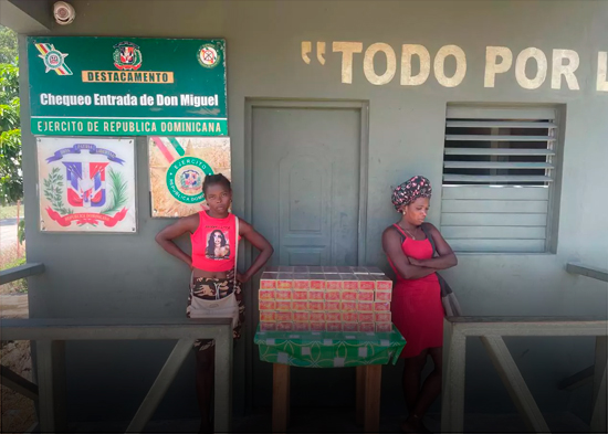 Detienen haitianas indocumentadas con 16 mil cigarrillos ilícitos en Dajabón