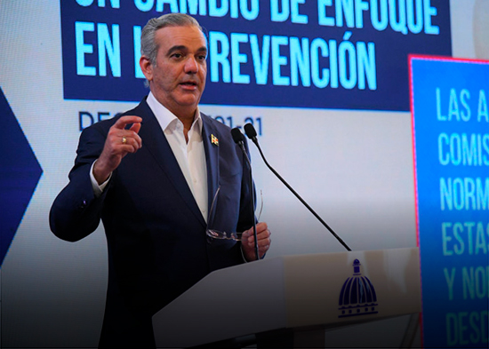 Abinader insta aprobar códigos Penal y Laboral