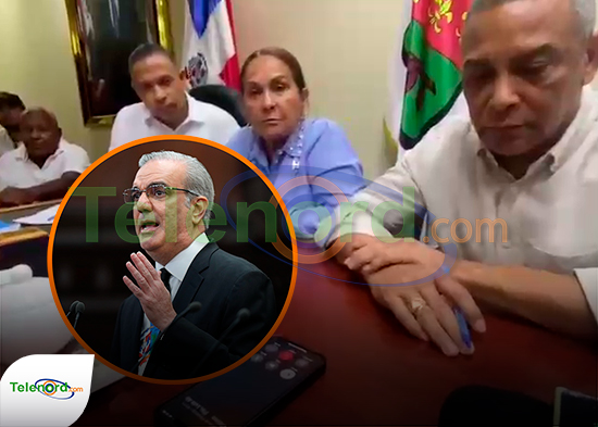 Presidente Luis Abinader sorprende con llamada telefónica durante reunión de autoridades y dirigentes populares en SFM