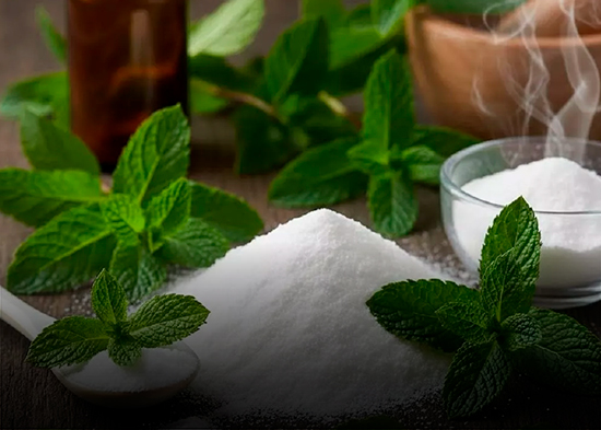 Menta y bicarbonato de sodio: la combinación natural que limpia, desodoriza y refresca el hogar