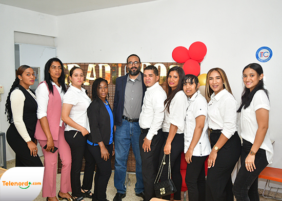 INTECOMPU culmina curso de Visitadores a Médico