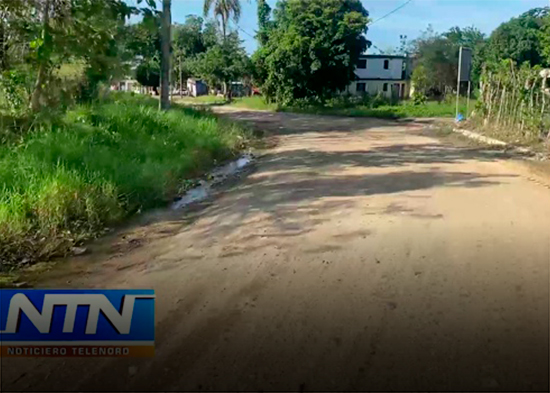 Con al grito al cielo los residentes de la comunidad de Guiza en SFM por las malas condiciones de su carretera