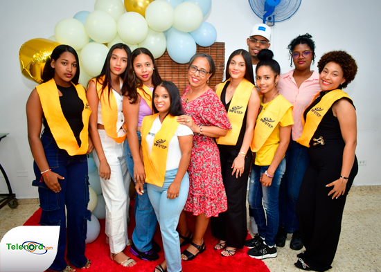Instituto INTECOMPU finaliza curso auxiliar en ventas 2025