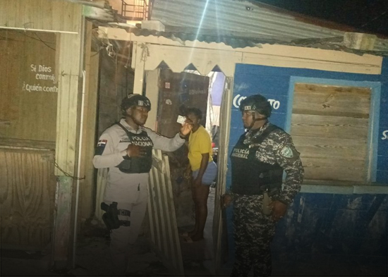Autoridades detienen a más de 150 haitianos que ocupaban terrenos en Mata Mosquito – Friusa, Bávaro