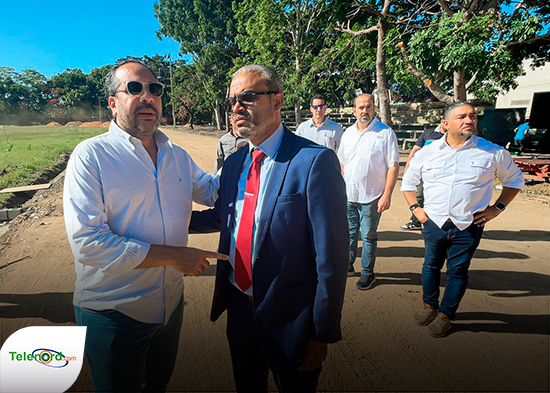 Director INEFI supervisa trabajos de remodelación para juegos escolares en SFM