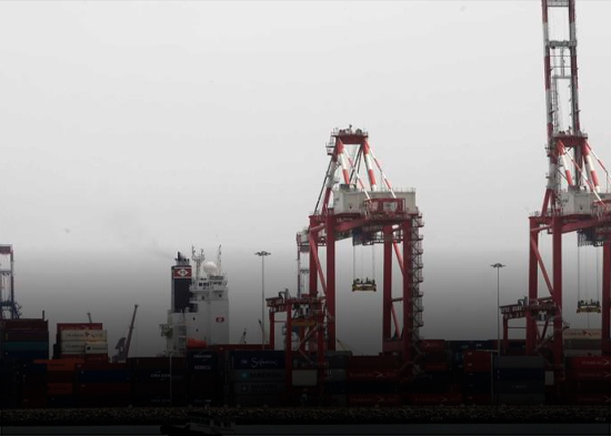 Perú cierra el puerto de Callao, el más grande del país, tras caer 50 contenedores a bahía