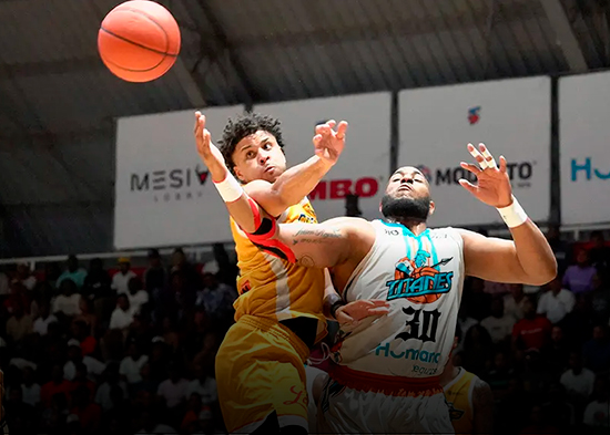 Titanes vencen a Metros y colocan 2-0 la serie final