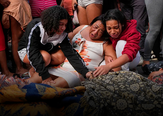 Sepultan muertos de redada en Brasil