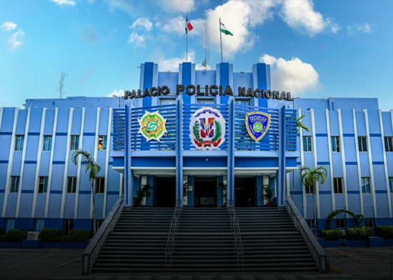 Policía persigue a “Cabeza”, acusado de tirotear vivienda de su expareja en Los Guaricanos