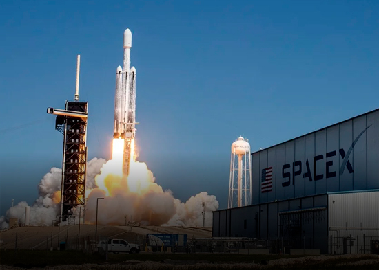 SpaceX priorizará la construcción de una ciudad en la Luna sobre Marte, según Elon Musk