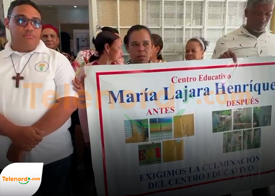 “No tenemos dónde dar clases”: Comunidad de la Escuela María Lajara protesta por desalojo