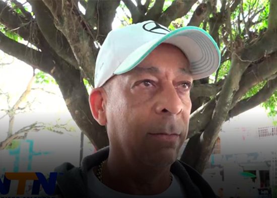 Choferes reaccionan al aumento de los combustibles