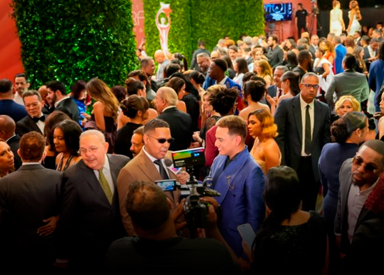 Glamour y momentos virales: la alfombra roja enciende los Premios Soberano 2026