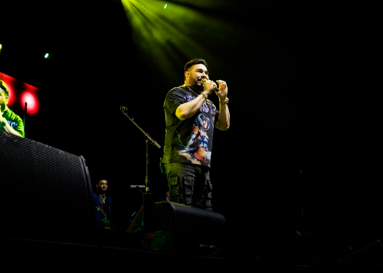 Bachata en su punto: El Chaval logra lleno total en Puerto Rico