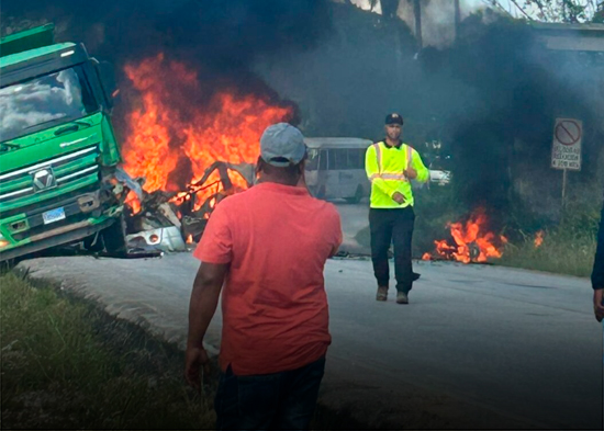 Colisión e incendio de vehículo en La Altagracia deja un muerto y un herido en carretera Otra Banda–Verón