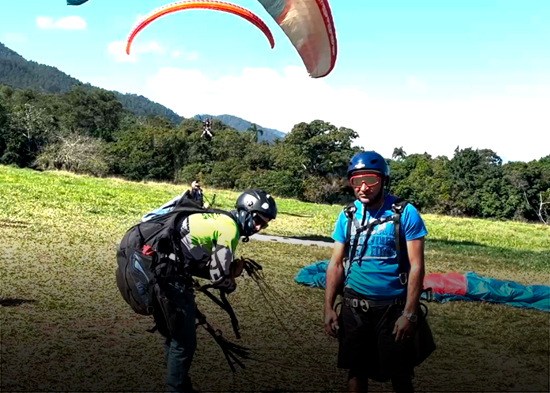 Parapente en los Cielos de Jarabacoa; emoción con vistas inolvidables