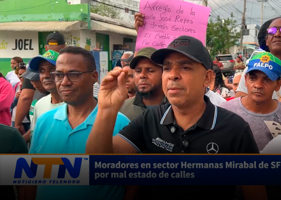 Moradores en sector Hermanas Mirabal de SFM protestan por mal estado de calles