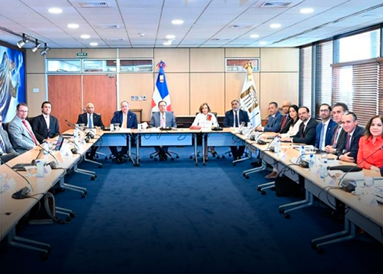 FMI dice economía del país crecerá un 4 %, sugiere política fiscal prudente