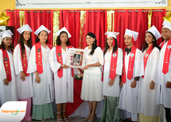 Celebran graduación de 6.º Grado de secundaria del Liceo Juan Emilio Bosch Gaviño de Genimo SFM