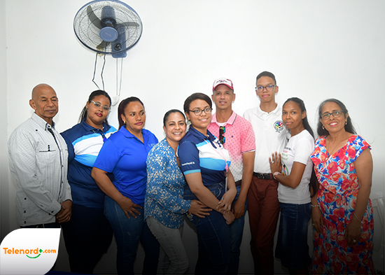 Estudiantes Politécnico Vicente Aquilino Santos SFM finalizan pasantía en INTECOMPU