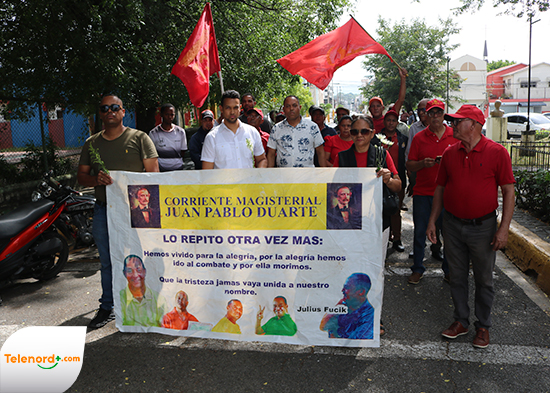 PCT en su 46 aniversario realiza acto y rinde honor a militantes fallecidos.