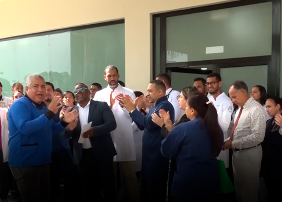 Colegio Médico realiza paro laboral por 24 horas