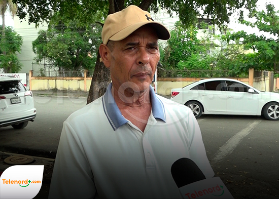 Dirigente de izquierda exigen paralizar asfaltado sobre cloacas colapsadas en sector 27 de Febrero