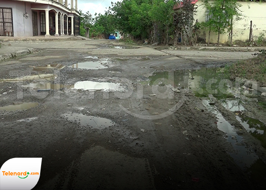 Denuncian deterioro de calles del sector Los Jardines en SFM
