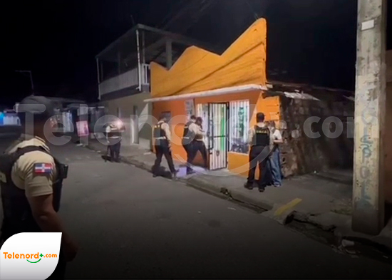 DNCD realiza múltiples allanamientos en Bonao y ocupa drogas y armas blancas