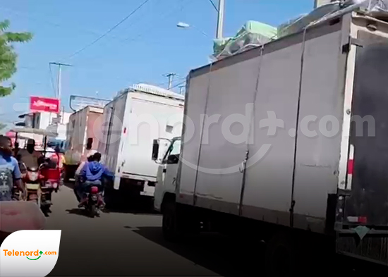 Aumento de cobros de parqueo y rodaje desploma ventas en el mercado fronterizo de Dajabón