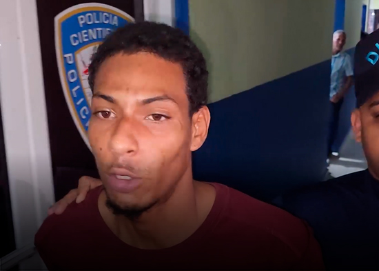 Apresan a hombre por presunto robo de un rifle en SFM; niega haber cometido el hecho