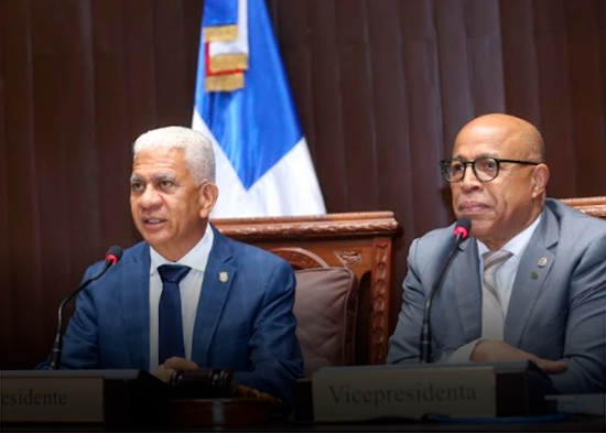 Ricardo de los Santos y Alfredo Pacheco continuarán al frente del Congreso Nacional