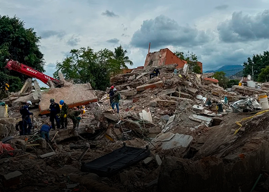 Colombia se centra en sacar cuerpos bajo escombros sin esperanzas de hallar supervivientes tras el terremoto