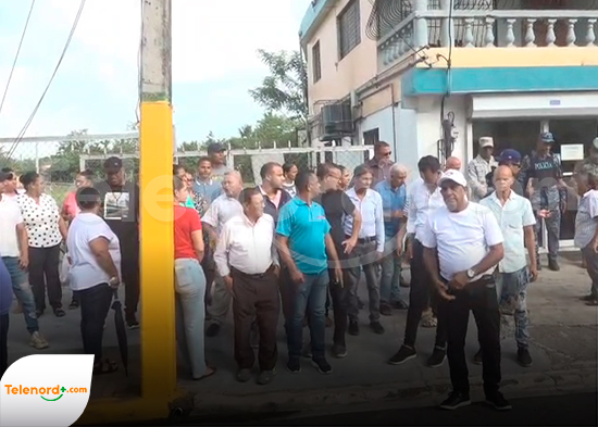 “¡No pagamos apagones!”: La Peña protesta por altas facturas y constantes interrupciones eléctricas